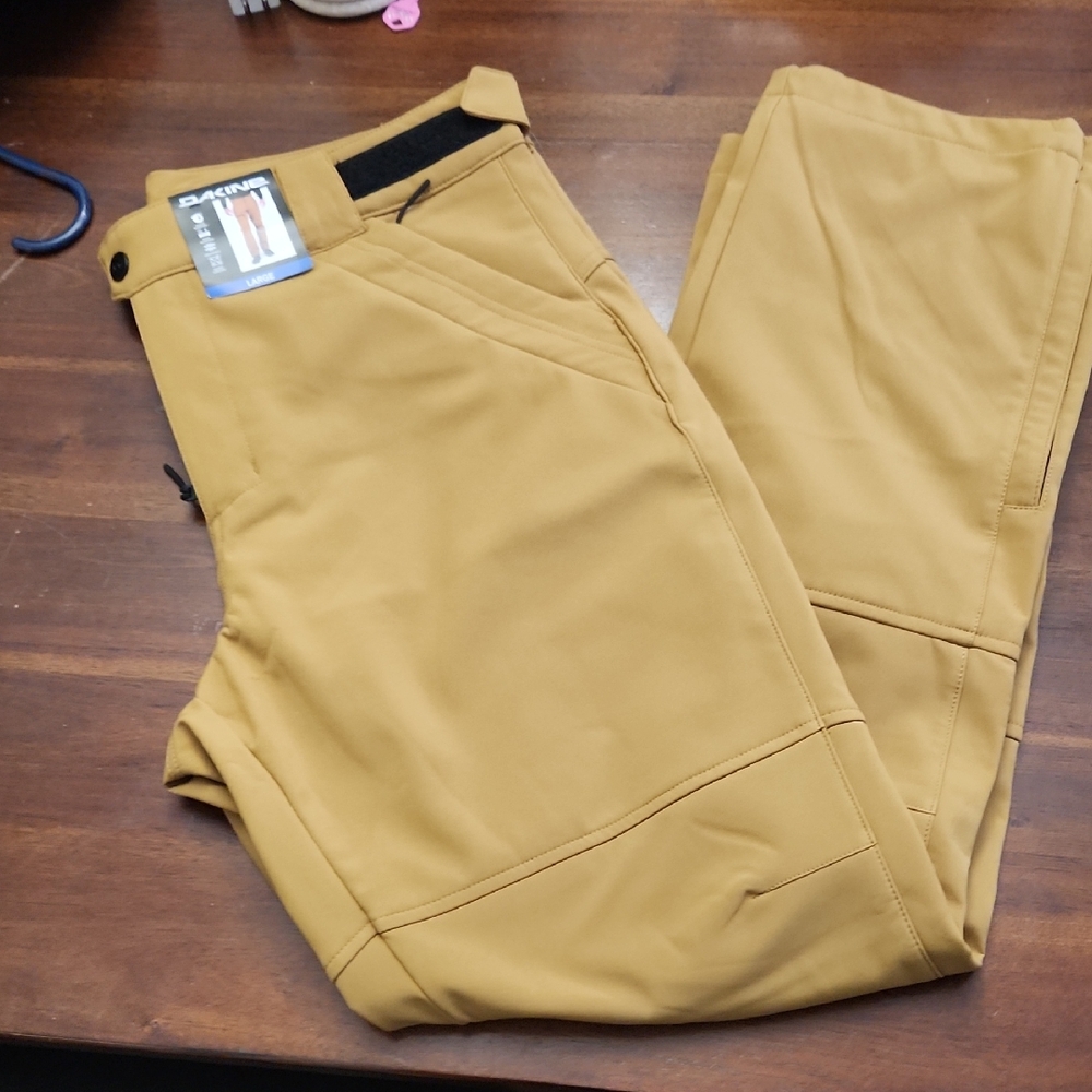 Dakine Men's Tan Pants Water And Wind Resistant  Adjustable Waist 36-40 / 32 Ins